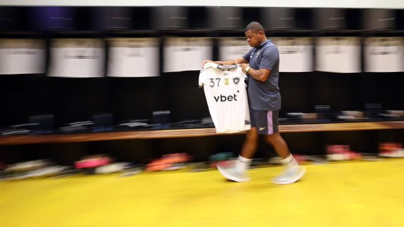 Botafogo fecha contrato de três anos e meio com a Mizuno