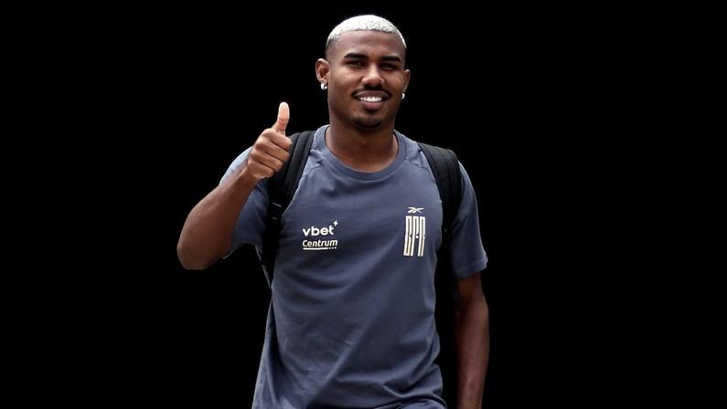 John Textor vai tentar retorno de Cuiabano ao Botafogo; lateral prefere Brasil que mercado alternativo
