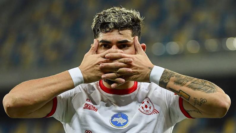 Clube ucraniano não deve exercer compra de Gleiker Mendoza, alvo do Botafogo; atacante perde espaço após episódio em treino