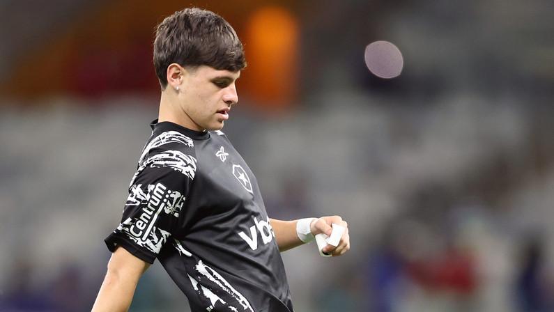 Álvaro Montoro, do Botafogo, entra na mira do Fenerbahçe, diz jornalista turco