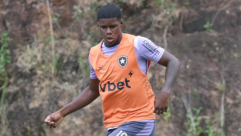 Anselmi chama Kadir e Marquinhos para o elenco profissional