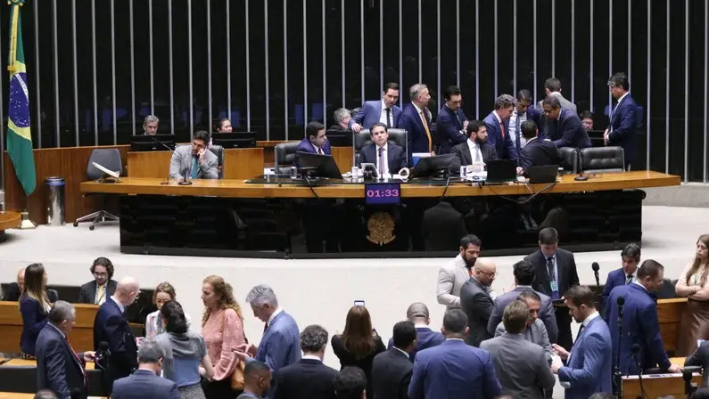 Câmara mantém imposto para SAFs em 5% e iguala alíquota para clubes associativos