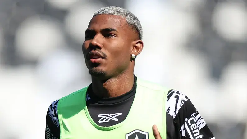 Botafogo busca retorno de Cuiabano, mas Nottingham Forest não pensa em vender