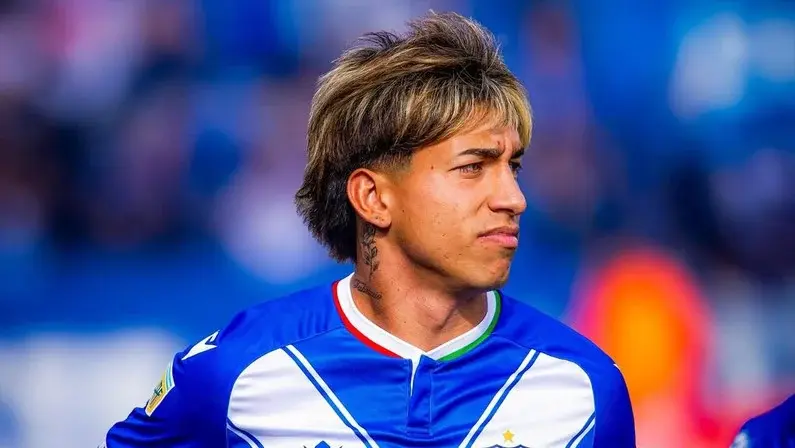 Botafogo tem interesse em Maher Carrizo, atacante joia do Vélez Sarsfield