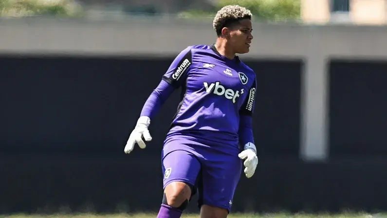 Botafogo divulga nota oficial em repúdio a ataques racistas e homofóbicos contra goleira do clube