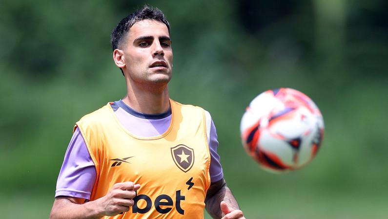 Botafogo completa um mês sob transfer ban; cinco jogadores aguardam inscrição