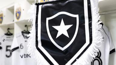 Canal: Botafogo mantém pés no chão e diz 'ainda estar trabalhando' para resolver transfer ban Canal: Botafogo mantém pés no chão e diz 'ainda estar trabalhando' para resolver transfer ban