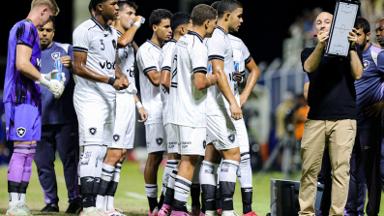 Rodrigo Bellão enaltece Botafogo sub-20: 'Não vencemos, mas conquistamos a admiração e o respeito de todos pelo nosso trabalho' Rodrigo Bellão enaltece Botafogo sub-20: 'Não vencemos, mas conquistamos a admiração e o respeito de todos pelo nosso trabalho'