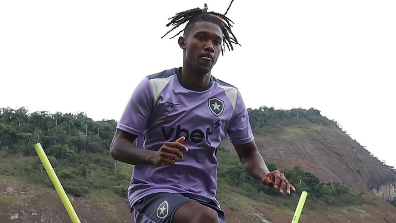 Escalação: Botafogo não terá Mateo Ponte, Bastos e Joaquín Correa contra o Fluminense; Ythallo pode pintar