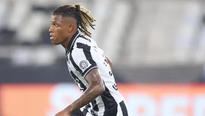 Danilo deve permanecer no Botafogo em busca de sequência