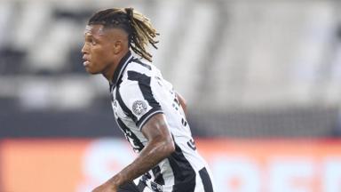 Danilo deve permanecer no Botafogo em busca de sequência Danilo deve permanecer no Botafogo em busca de sequência