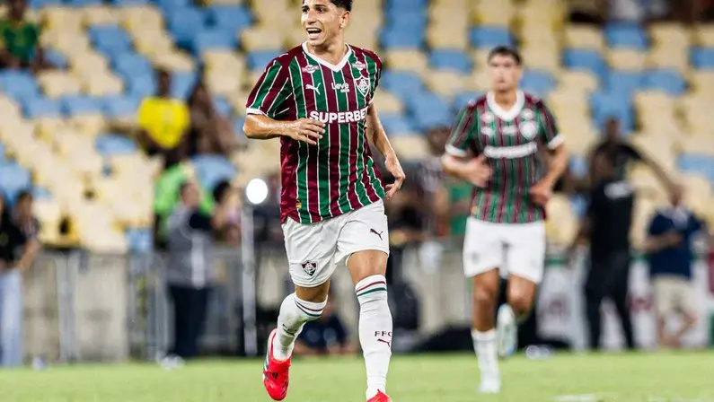 Savarino deve ser titular no Fluminense em reencontro com o Botafogo