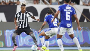 Botafogo coloca três na seleção da 1ª rodada do Brasileirão-2026 Botafogo coloca três na seleção da 1ª rodada do Brasileirão-2026