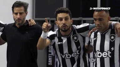 Alex Telles motiva vestiário e lidera Botafogo à vitória Alex Telles motiva vestiário e lidera Botafogo à vitória