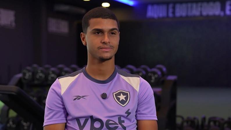 Bernardo Valim vê 'sonho realizado' com estreia no Botafogo: 'Quando a gente recebe a missão, tem que concluir da melhor maneira'