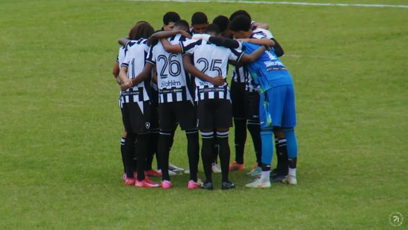 Botafogo enfrenta o São Paulo pelas quartas de final da Copinha nesta segunda; onde assistir e provável escalação