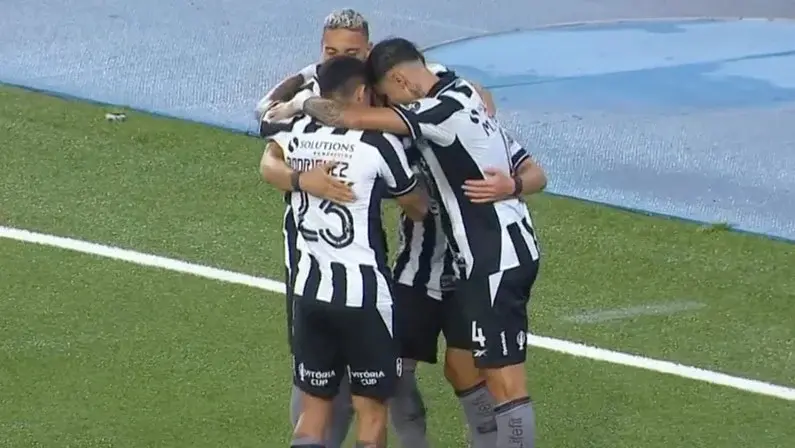 Botafogo faz acordo com jogadores, paga parte de pendências e projeta prazo para quitar dívidas
