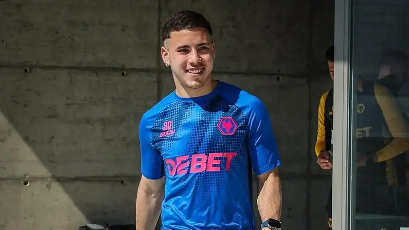 Botafogo negocia empréstimo de atacante paraguaio ao Wolverhampton