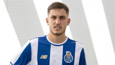 Botafogo tem interesse em Felipe Silva, zagueiro do Porto B Botafogo tem interesse em Felipe Silva, zagueiro do Porto B