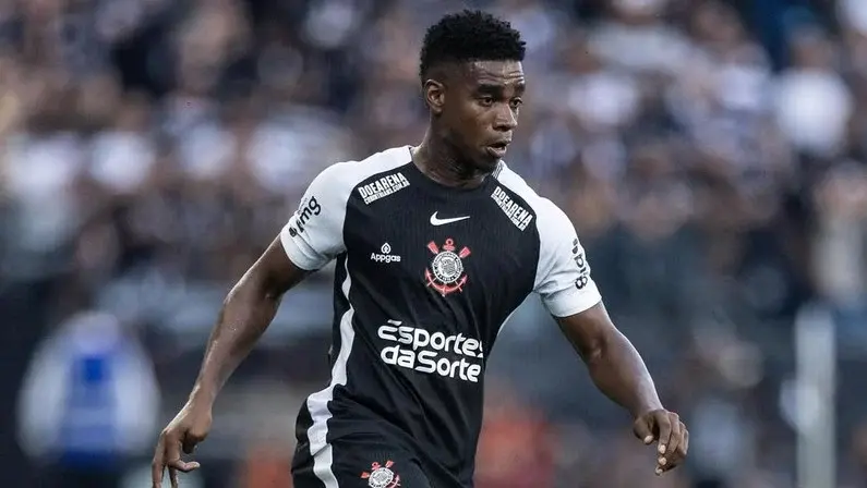 Botafogo exige compensação financeira por Savarino para aceitar Félix Torres