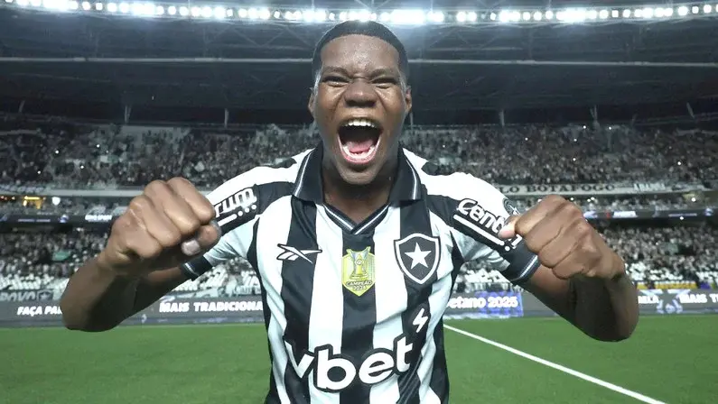 Kadir, do Botafogo, é convocado pela primeira vez pela seleção principal do Panamá