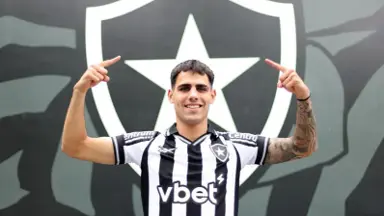 Botafogo chega a 12 estrangeiros no elenco com contratação de Lucas Villalba Botafogo chega a 12 estrangeiros no elenco com contratação de Lucas Villalba