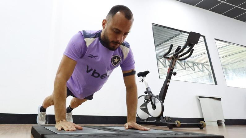 Proposta do Al Wasl por Arthur Cabral, do Botafogo, é menor que a do Torino, diz canal