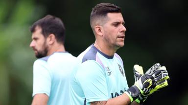 Novo preparador de goleiros do Botafogo foi campeão do mundo com a Argentina e elogia profissional do clube: ‘Metodologia similar’ Novo preparador de goleiros do Botafogo foi campeão do mundo com a Argentina e elogia profissional do clube: ‘Metodologia similar’