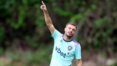 Anselmi sugere dois jogadores do Cruz Azul para reforçar o Botafogo Anselmi sugere dois jogadores do Cruz Azul para reforçar o Botafogo
