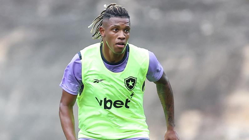 Zenit põe Danilo, do Botafogo, no radar para o meio do ano após saída iminente de Gerson para o Cruzeiro