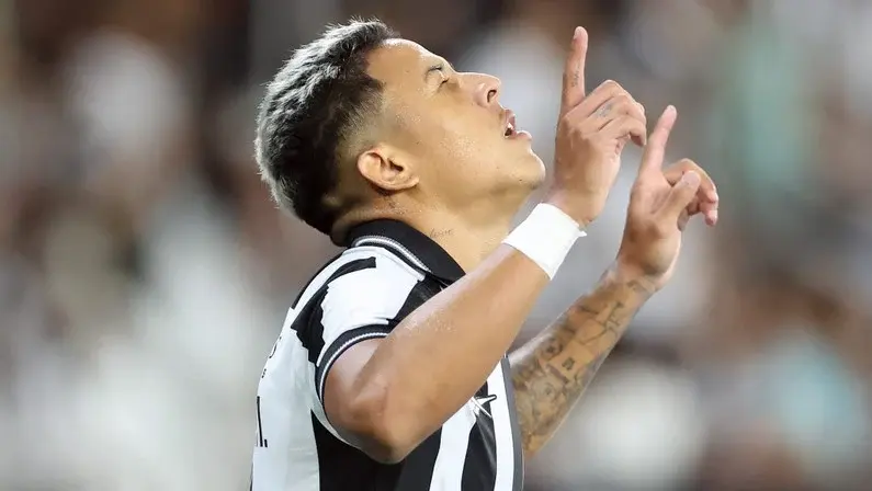 Matheus Martins volta a marcar após mais de cinco meses no Botafogo e aprova nova função com Anselmi: ‘Mais perto do gol’