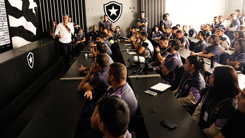 Botafogo inicia temporada 2026 com reunião das categorias de base