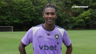 Ythallo celebra ida para o Botafogo: 'Queria voltar para o Brasil. Ir para um clube dessa grandeza era tudo que eu precisava' Ythallo celebra ida para o Botafogo: 'Queria voltar para o Brasil. Ir para um clube dessa grandeza era tudo que eu precisava'