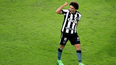 Camilo elogia Botafogo e Nilton Santos como 'casa forte' na Libertadores Camilo elogia Botafogo e Nilton Santos como 'casa forte' na Libertadores