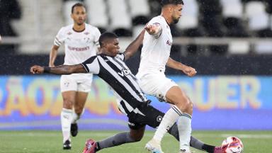 ‘Ninguém sai totalmente decepcionado desta noite’, avalia comentarista após Botafogo x Fluminense com muitos reservas ‘Ninguém sai totalmente decepcionado desta noite’, avalia comentarista após Botafogo x Fluminense com muitos reservas