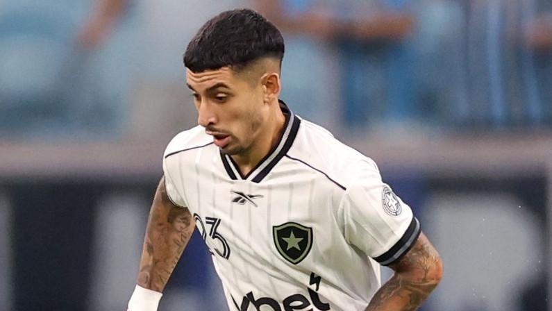 Santi Rodríguez se aproxima de voltar aos treinos do Botafogo no campo
