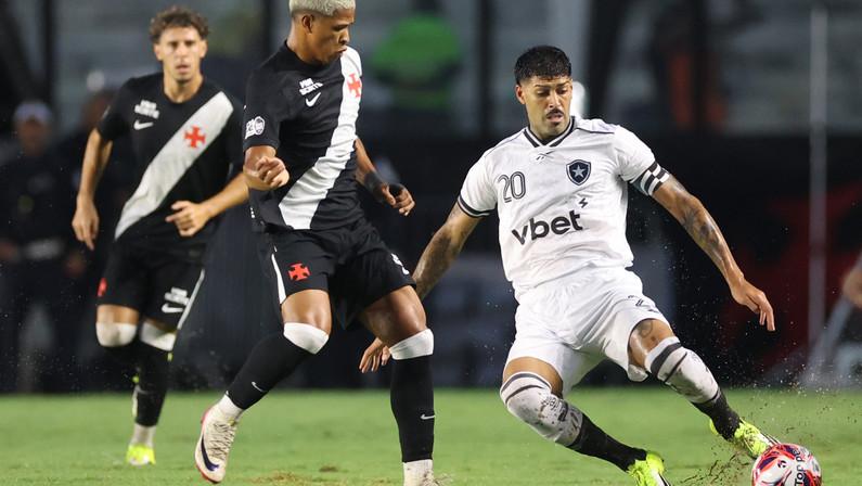 Anselmi explica substituição de Alexander Barboza e destaca Bastos no Botafogo: 'Jogador importante, sabemos o que representa'