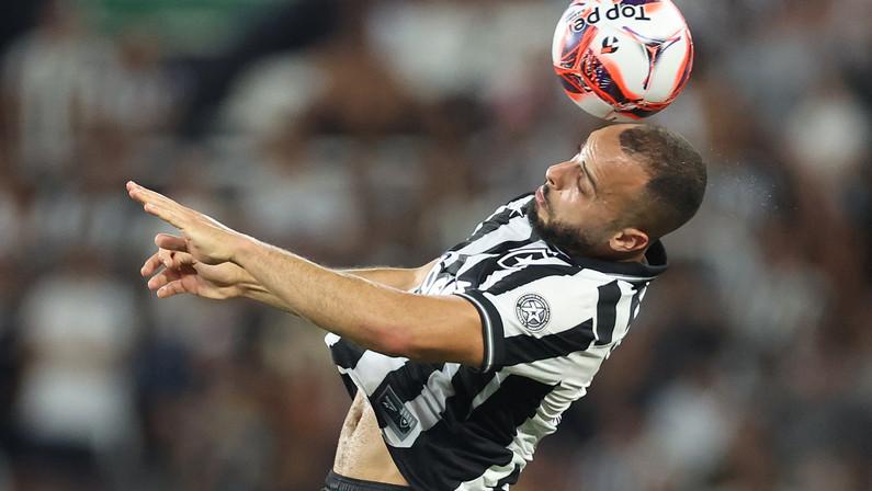 Felipe Melo critica valor de Arthur Cabral no Botafogo: 'Supervalorizado'