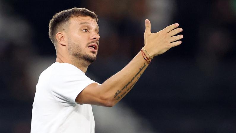 Botafogo mantém confiança em Anselmi, reconhece lacunas no elenco e agiliza busca por reforços; goleiro está em pauta