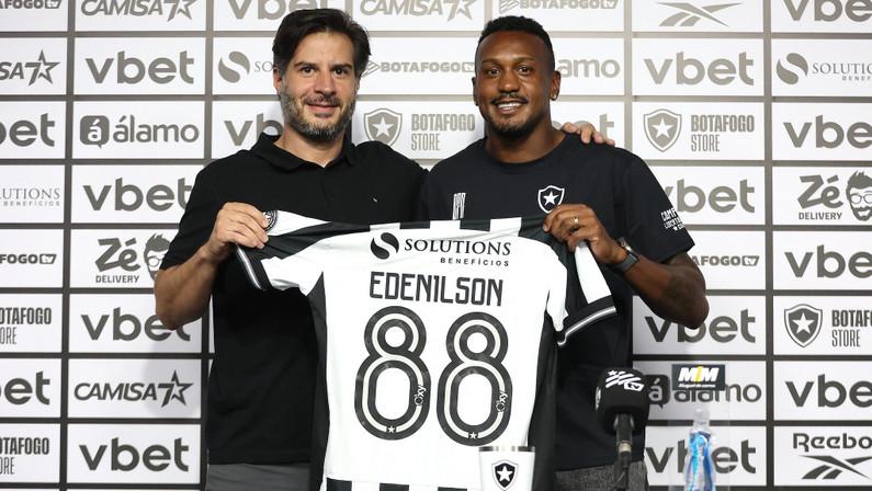 Edenílson é apresentado com a camisa 88 do Botafogo: ‘Muito feliz. Bastou o convite para aceitar esse desafio’