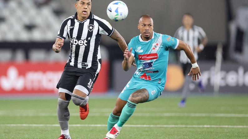 Botafogo avança na Libertadores, mas precisa melhorar a eficiência no ataque