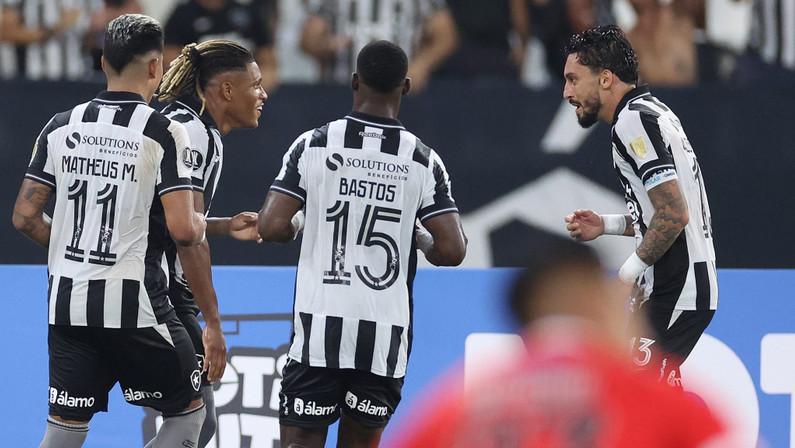 Botafogo despacha Nacional Potosí em jogo nervoso e avança na Libertadores