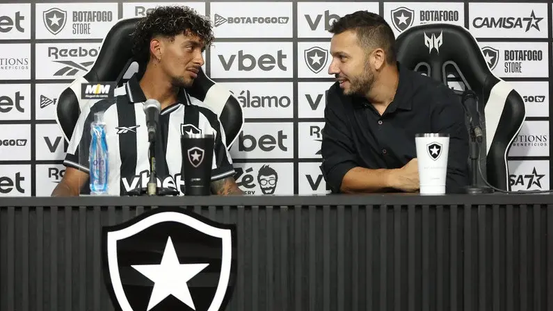 Dirigente do Botafogo destaca qualidades de Medina: ‘Pode jogar de camisa 8 ou 10, taticamente muito inteligente’
