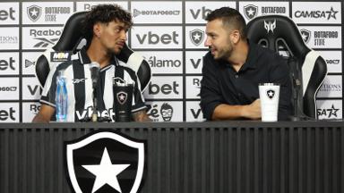Dirigente do Botafogo destaca qualidades de Medina: ‘Pode jogar de camisa 8 ou 10, taticamente muito inteligente’ Dirigente do Botafogo destaca qualidades de Medina: ‘Pode jogar de camisa 8 ou 10, taticamente muito inteligente’