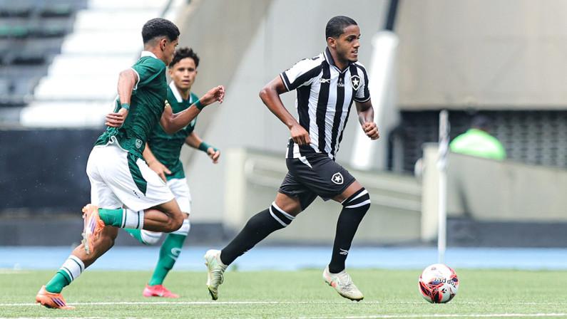 Botafogo Sub-17 é eliminado pelo Goiás nos pênaltis após gol sofrido no fim
