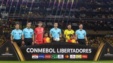 Com um a menos, Argentinos Juniors vence Barcelona-EQU em Guayaquil na chave do Botafogo na pré-Libertadores Com um a menos, Argentinos Juniors vence Barcelona-EQU em Guayaquil na chave do Botafogo na pré-Libertadores