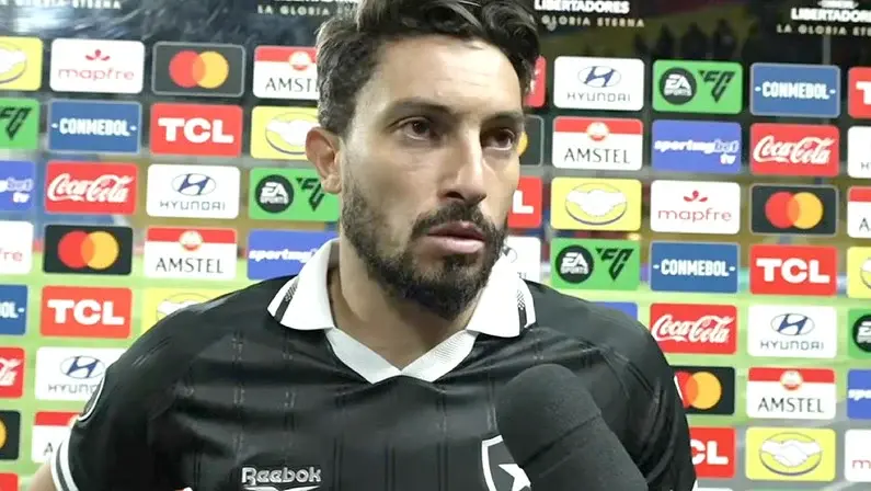 Alex Telles reforça confiança no Botafogo: ‘Boto a mão no fogo por esse grupo. Está chegando gente e o trabalho do Anselmi está mais robusto’