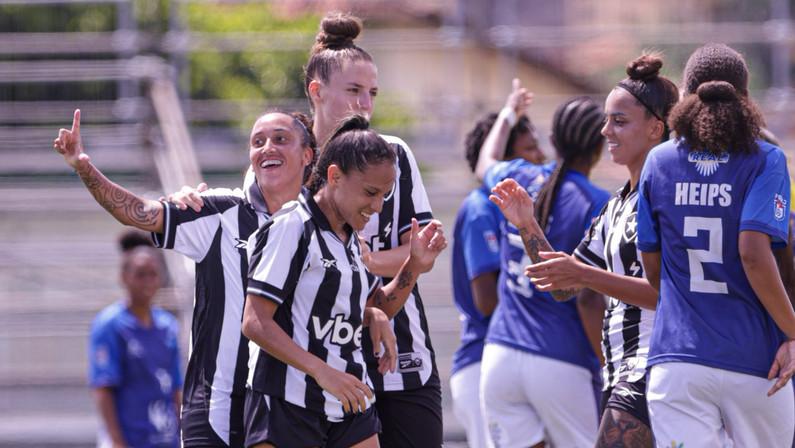 Botafogo goleia Heips e vence a primeira na Copa Rio Feminina
