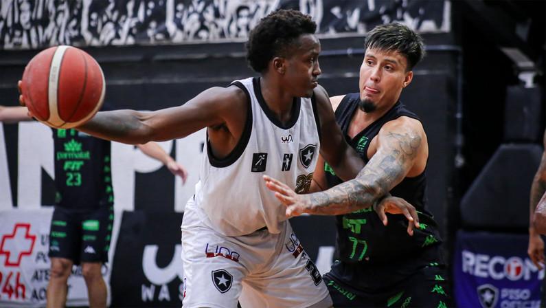 Em jogo equilibrado, Botafogo tenta reação no fim, mas perde para o Bauru no NBB