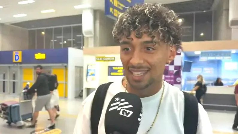Cristian Medina chega ao Rio para se apresentar ao Botafogo: ‘Vou jogar como um torcedor a mais’